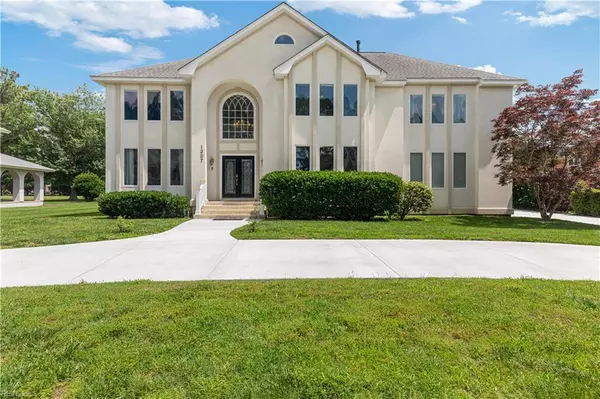 1207 Masters ROW, Chesapeake, VA 23320