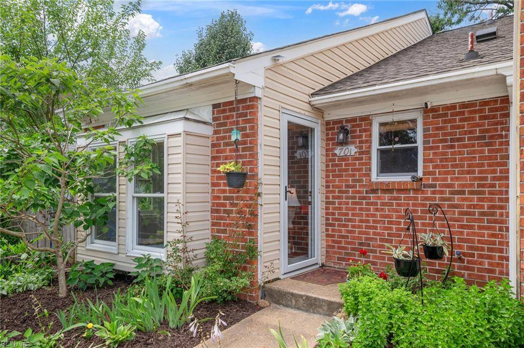 701 Glenshire DR, Virginia Beach, VA 23462