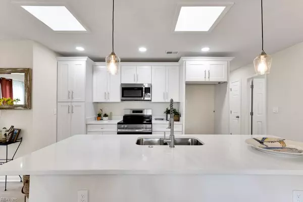 13031 Green Grove LN, Newport News, VA 23608