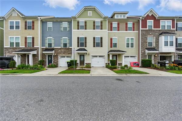 4317 Salt Marsh LN, Chesapeake, VA 23324