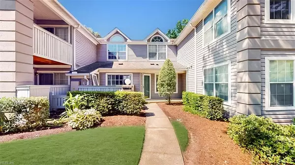 806 Rue Marseille, Chesapeake, VA 23320