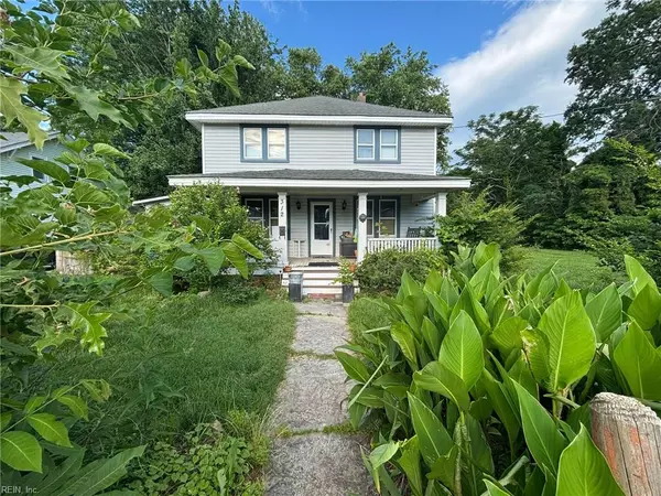 312 Roselynn LN, Virginia Beach, VA 23454