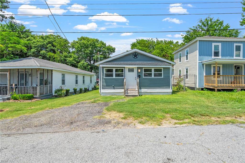209 S 7th ST, Suffolk, VA 23434