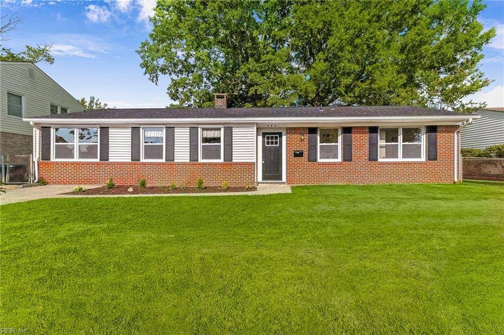 552 Boxwood LN, Virginia Beach, VA 23452