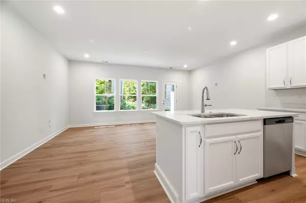 Suffolk, VA 23435,1003 Ventana ST #103