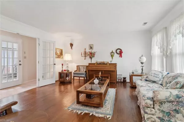 Hampton, VA 23666,8 Diamond Hill RD