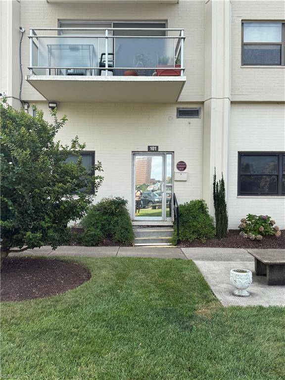 1 Crawford PW #101, Portsmouth, VA 23704