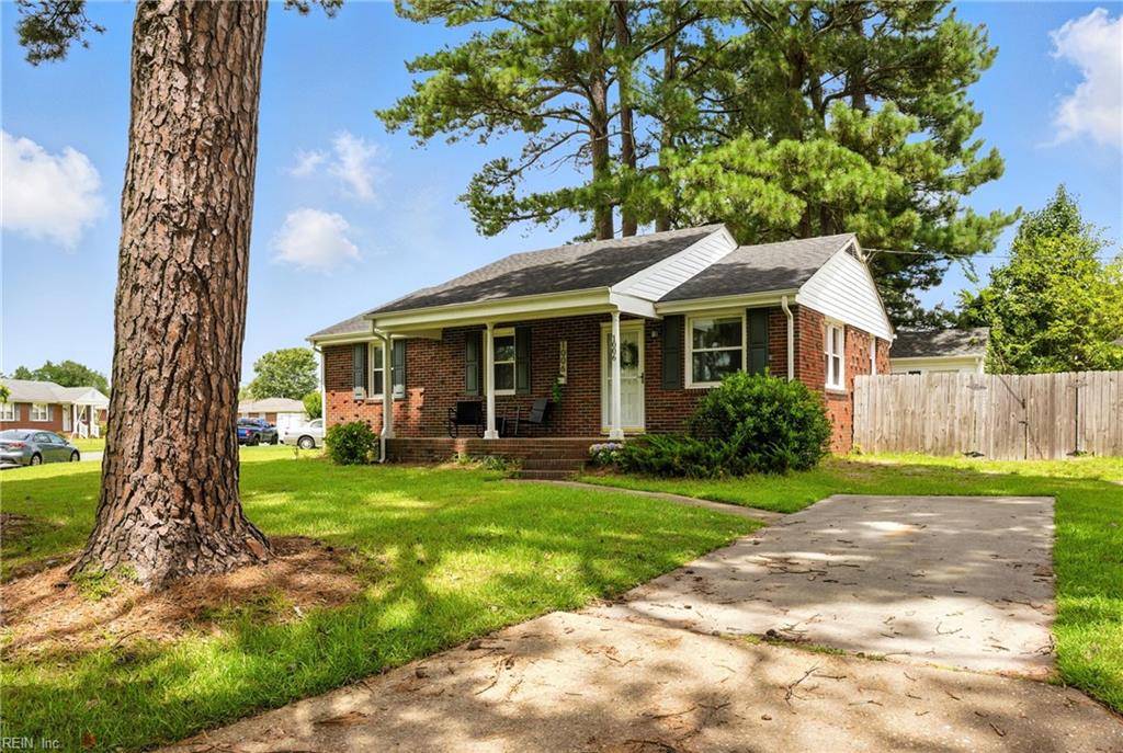 1006 White Pine DR, Chesapeake, VA 23323