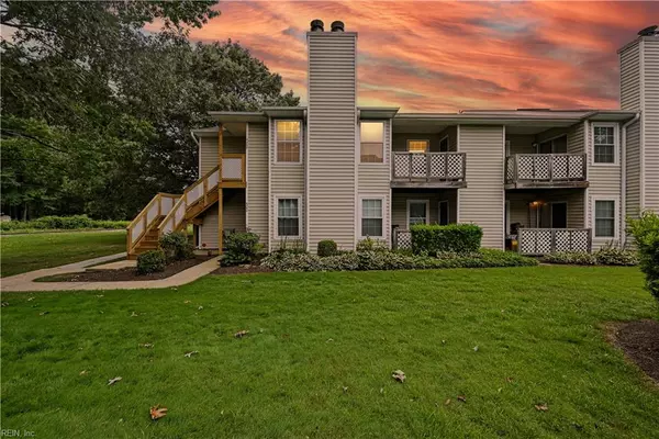 4242 Thalia Station CIR, Virginia Beach, VA 23452