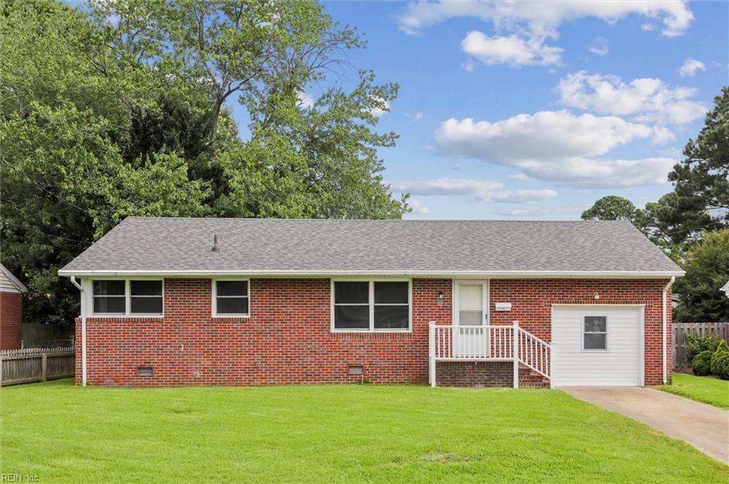 11 Eastlawn DR, Hampton, VA 23664