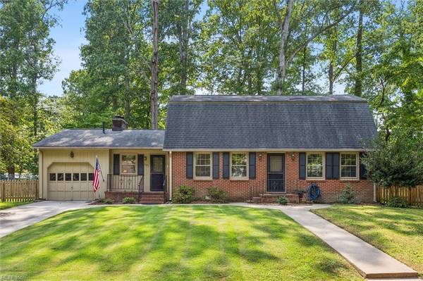 925 Etna DR, Newport News, VA 23608