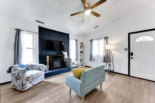 3825 Sugar Creek CIR, Portsmouth, VA 23703