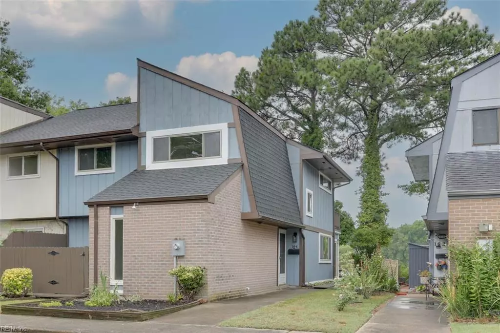 Hampton, VA 23666,164 Lake One DR
