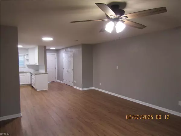Virginia Beach, VA 23451,500 Barberton DR #104