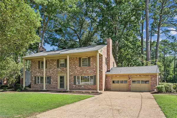 15 Garland DR, Newport News, VA 23606