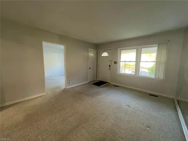 Norfolk, VA 23513,4556 Dora CIR
