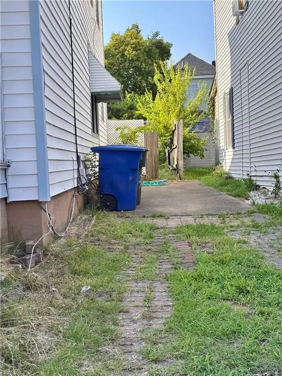 Newport News, VA 23607,327 48th ST