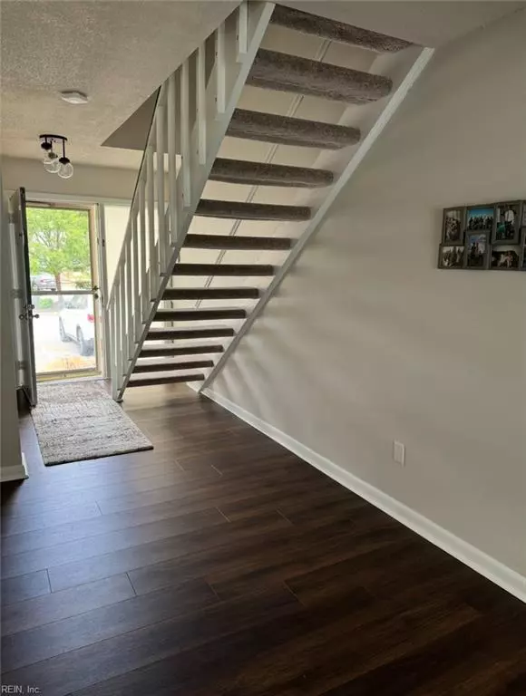 Virginia Beach, VA 23462,5025 Clairmont CT
