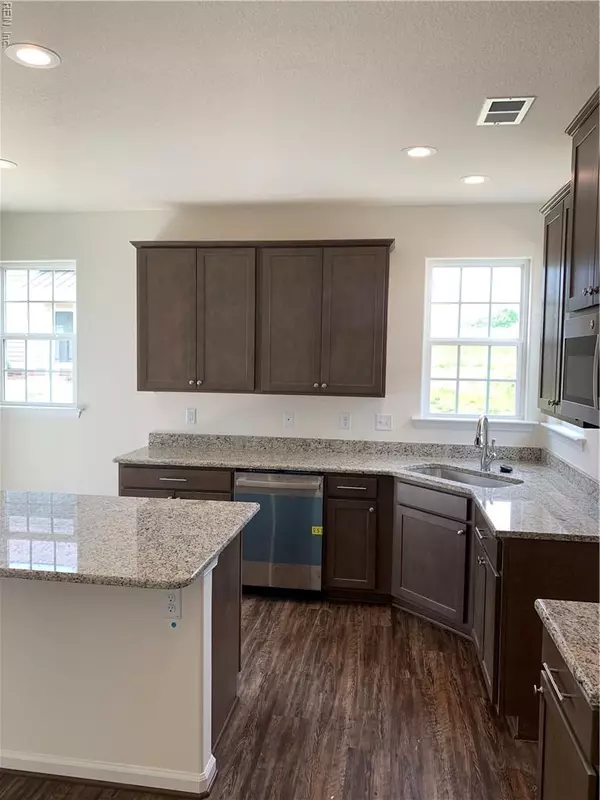 Suffolk, VA 23434,1011 Robinson RD #5D