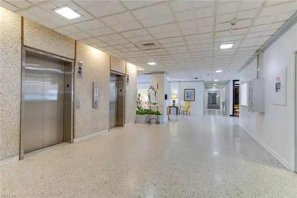 Norfolk, VA 23505,7320 Glenroie AVE #10E