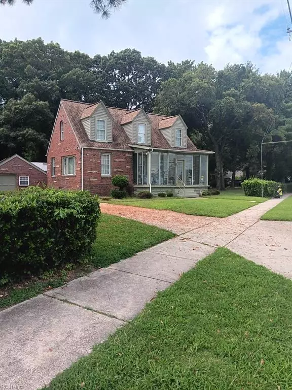 943 Philpotts RD, Norfolk, VA 23513