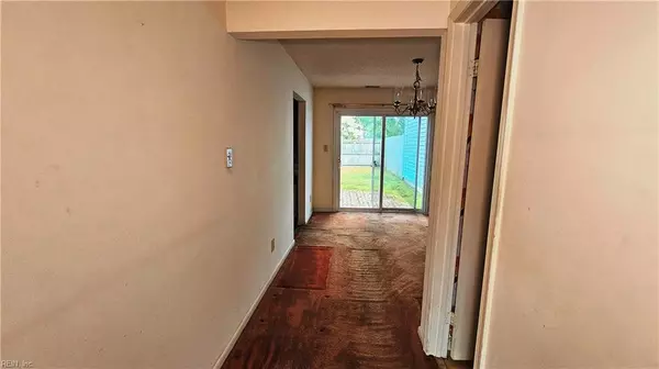 Virginia Beach, VA 23454,410 Big Leaf CIR