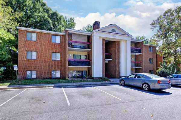 4003 Governors SQ #8, Williamsburg, VA 23188