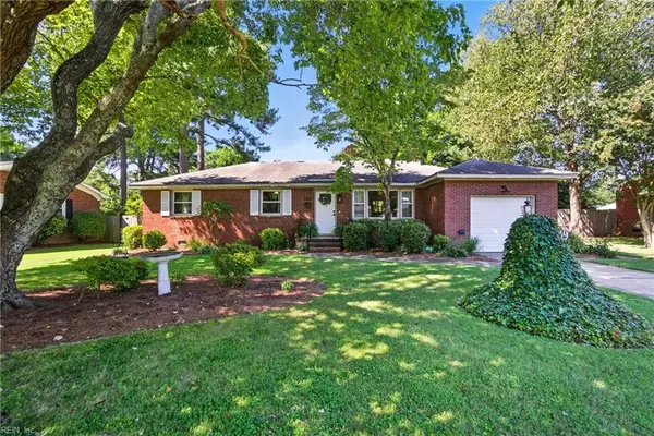 1449 Lakeview DR, Virginia Beach, VA 23455