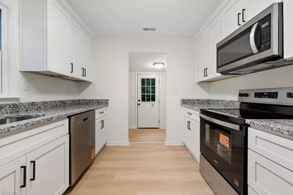 Chesapeake, VA 23323,3613 Weiss LN