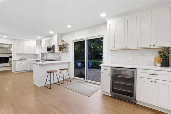 608 Kingston DR, Virginia Beach, VA 23452