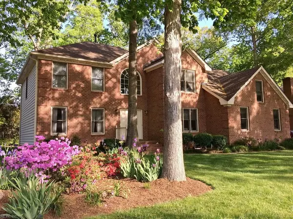 861 Bishopsgate LN, Virginia Beach, VA 23452