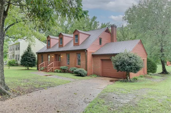 4 Saint Francis DR, Newport News, VA 23602