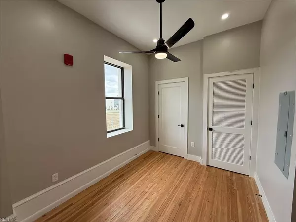 Newport News, VA 23607,332 34th ST #118