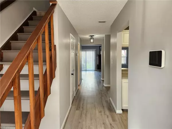 Virginia Beach, VA 23462,4826 Oldwick CT