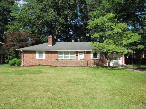 204 Woodroof RD, Newport News, VA 23606