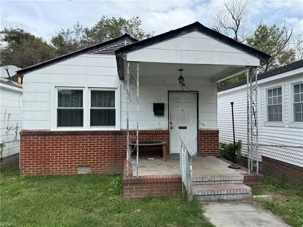 126 Ash AVE,  Newport News,  VA 23607