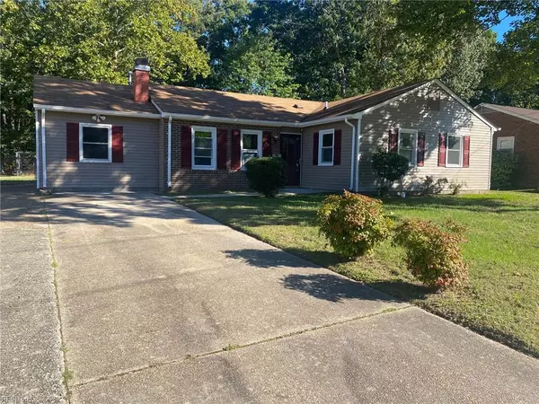 12 Chowan PL, Newport News, VA 23608