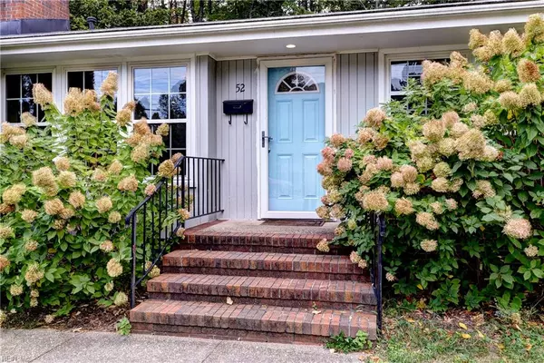 52 Peters LN, Newport News, VA 23606