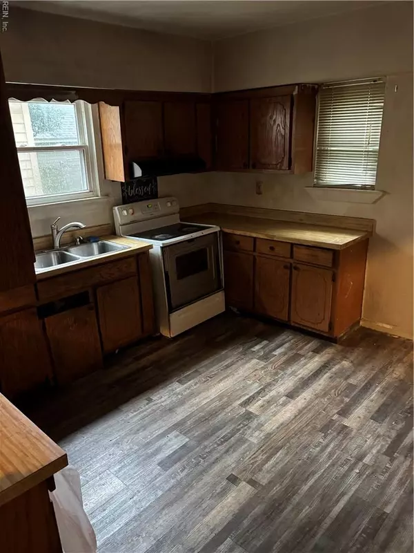 Norfolk, VA 23523,910 Fairfield ST