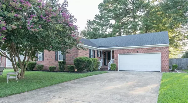 1032 Oak Bark LN, Chesapeake, VA 23323