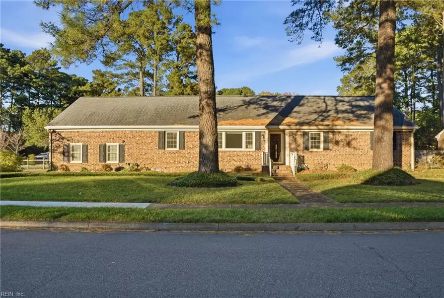 417 Pines Of Warrick DR, Chesapeake, VA 23322