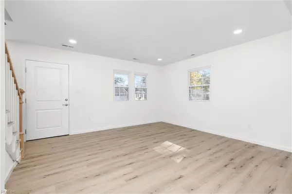 Norfolk, VA 23518,8227 Briarwood CIR