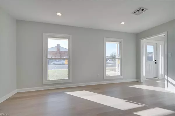 Virginia Beach, VA 23464,6124 Lexington CT #B