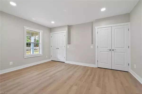 Courtland, VA 23837,22077 Main ST