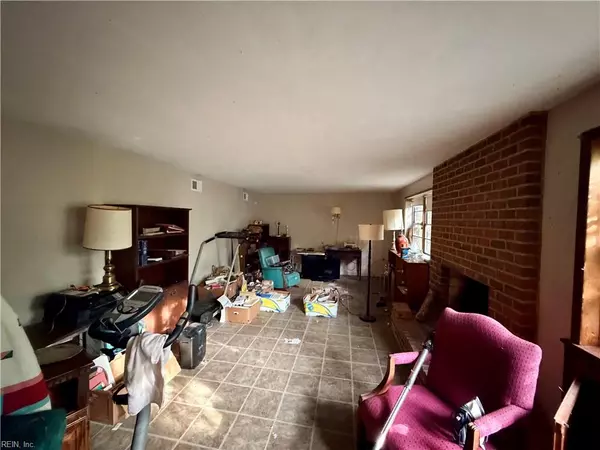 Virginia Beach, VA 23452,4125 Edinburgh DR