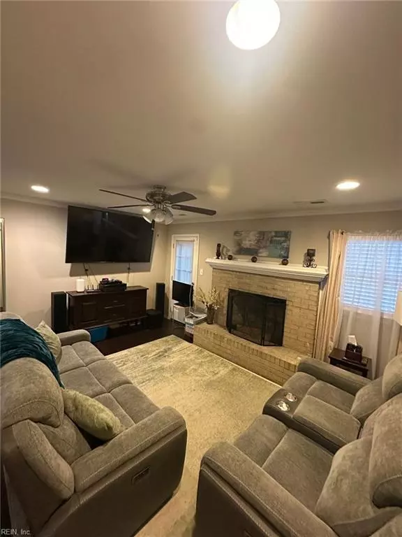 Chesapeake, VA 23325,2308 Dunbarton DR