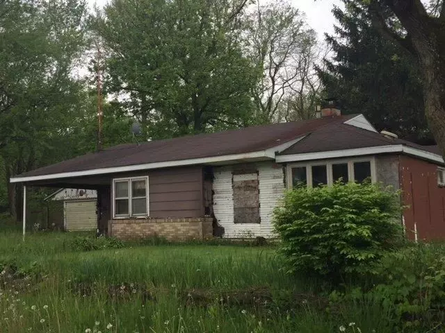 1710 Crescent RD, Valparaiso, IN 46383