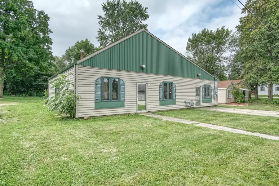 106-A & B W McAlpin ST, Hebron, IN 46341