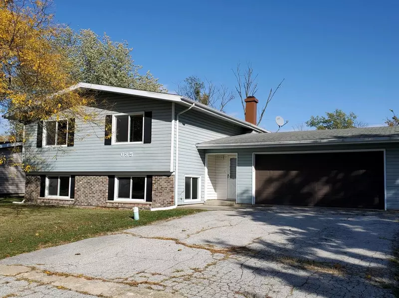 685 Mccool RD, Valparaiso, IN 46385