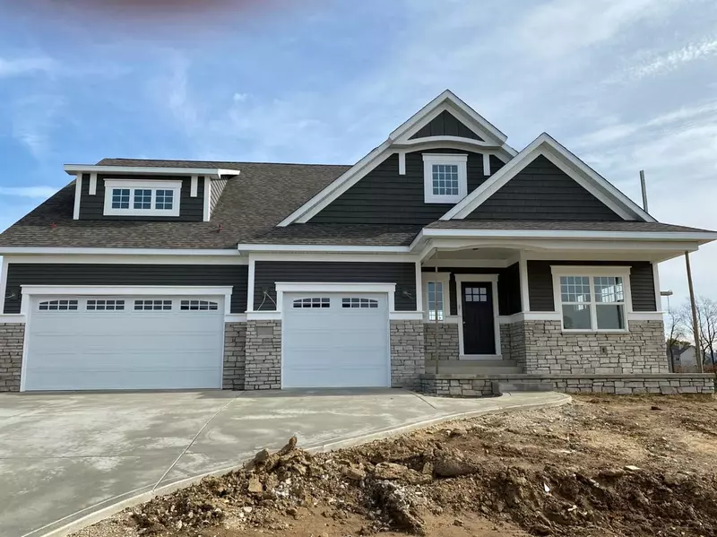 4704 Downing DR, Valparaiso, IN 46383